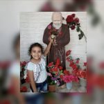 Elektra junto A San Pio de Pietrelcina